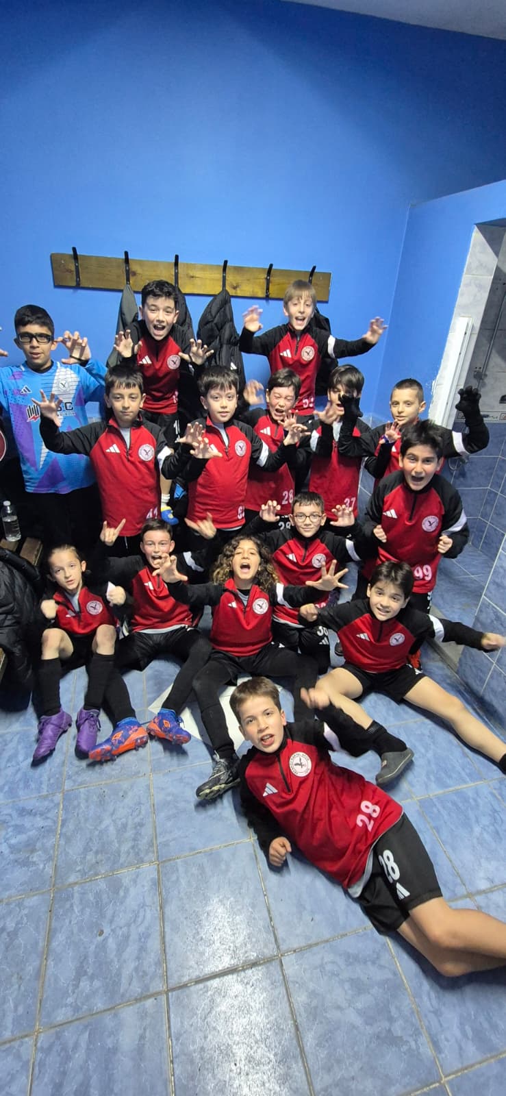 Sefaköy Kartal Spor U12 takımı soyunma odası